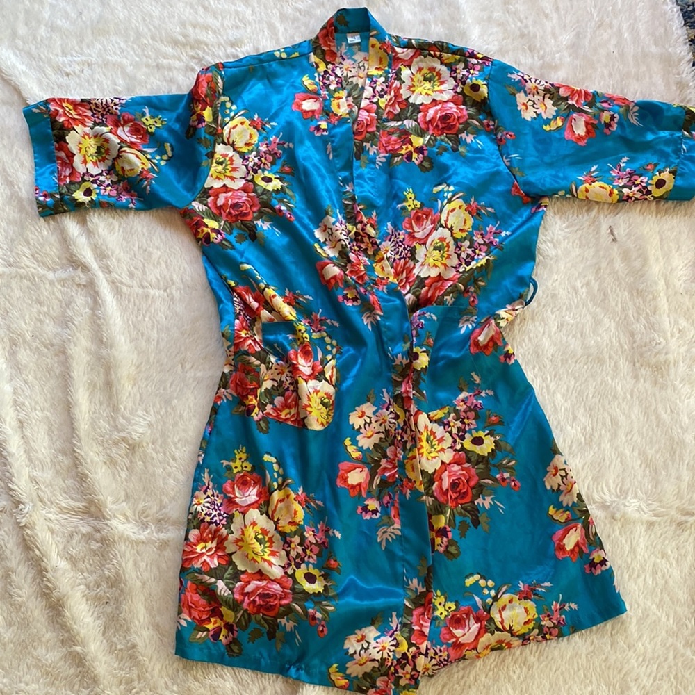 Silky Floral Robe Kimono Size M